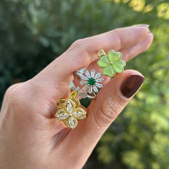 Four Leaf Clover Fidget Ring Women - Adjustable Spinning Stress Ring - Picture 4 of 4